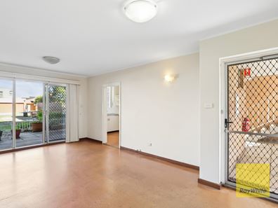 2/71 Golf View Street, Yokine WA 6060