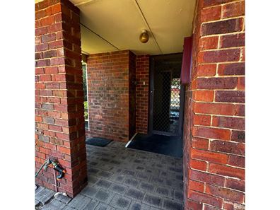 9 Orwell Court, Lake Coogee WA 6166