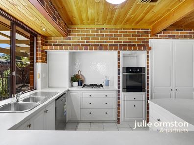 2 Jasmine Close, Edgewater WA 6027