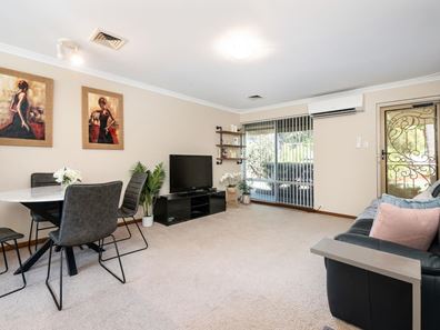 2 Moorhouse Street, Willagee WA 6156