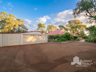 4 St Andrews Hill, Leschenault WA 6233