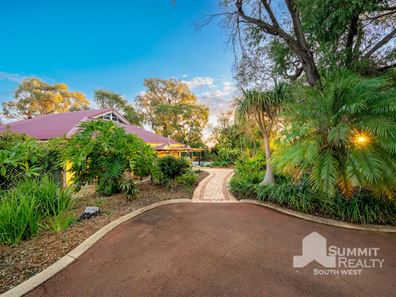 4 St Andrews Hill, Leschenault WA 6233