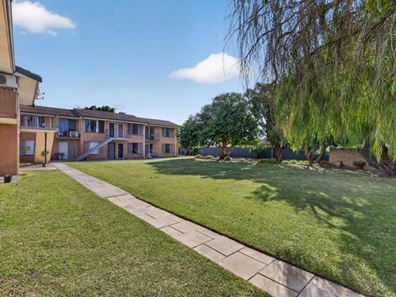 4/171-173 Safety Bay Road, Shoalwater WA 6169