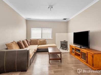 37 Davis Street, Boulder WA 6432