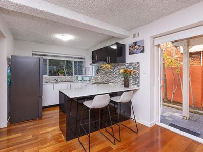 2/5 Cassey Street, Como WA 6152