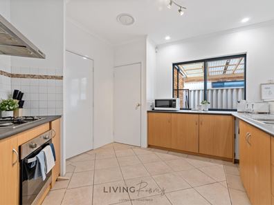 Room/6  126B Roberts Road, Rivervale WA 6103