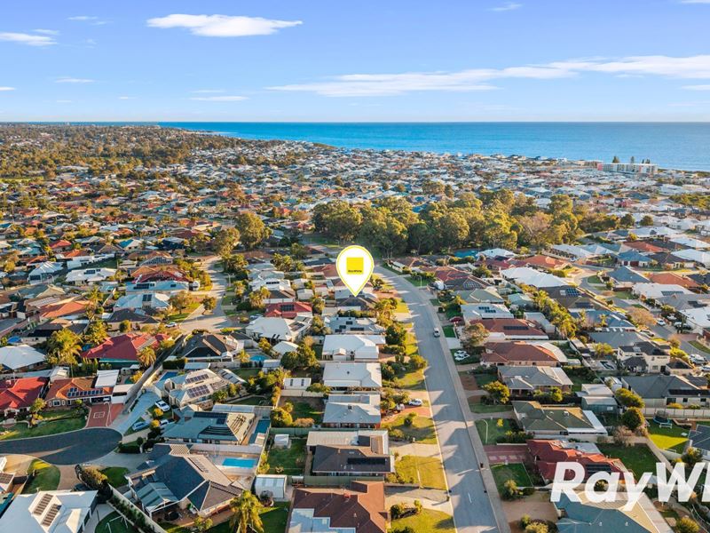 34 Floribunda Avenue, Halls Head WA 6210