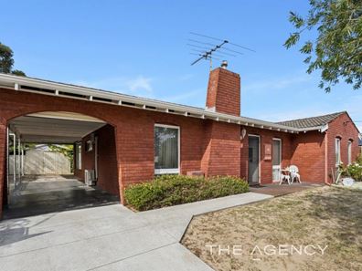 16 Hughes Court, Padbury WA 6025