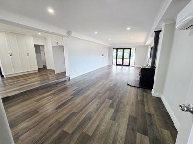 19 RILEY Road, Moora WA 6510