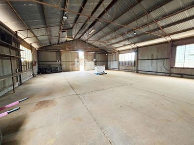19 RILEY Road, Moora WA 6510