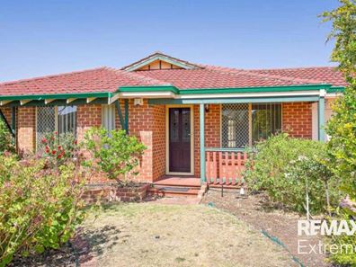 4 Jenniphur Court, Atwell WA 6164