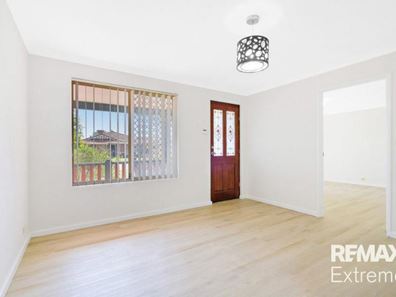 4 Jenniphur Court, Atwell WA 6164