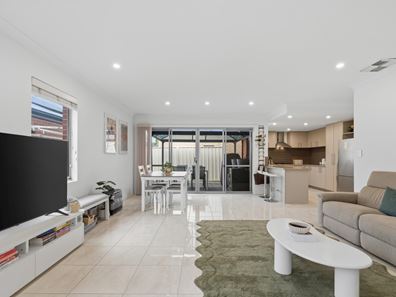 2/386 Belgravia Street, Cloverdale WA 6105
