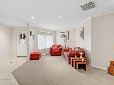 6 Pipe Lily Drive, High Wycombe WA 6057