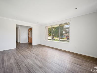 5 Slee Avenue, Kelmscott WA 6111