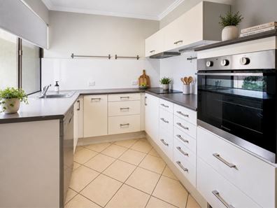 2/52 Robert Street, Como WA 6152