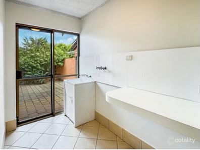 2/52 Robert Street, Como WA 6152