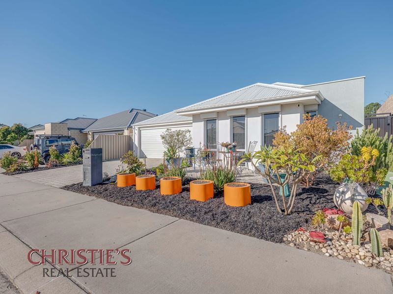 6 Albarello Way, Dayton WA 6055