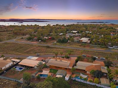 10 Lockyer Crescent, Dampier WA 6713