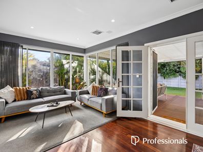 58 Fernhurst Crescent, Balga WA 6061