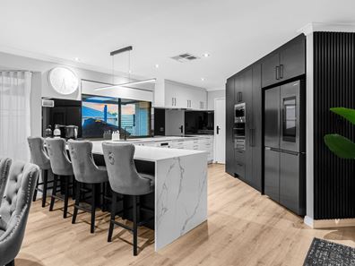 21 Tullow Gardens, Darch WA 6065