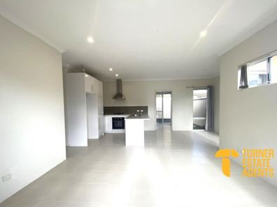 4/99 Lowanna Way, Armadale WA 6112