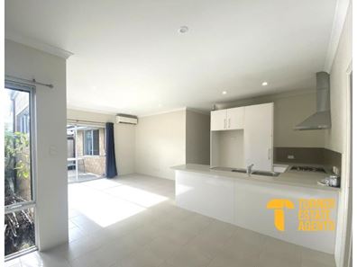 4/99 Lowanna Way, Armadale WA 6112