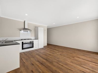22 Magnolia Way, Lakelands WA 6180