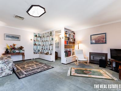 27 Tuart Road, Lesmurdie WA 6076