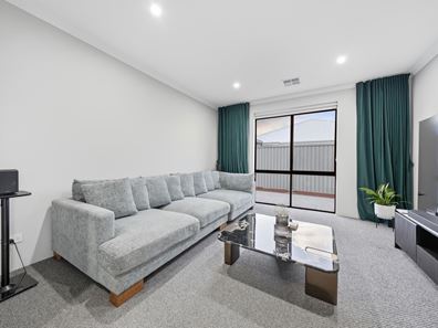 6 Sevenoaks Way, Caversham WA 6055