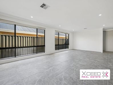 10 Tableland Road, Hilbert WA 6112
