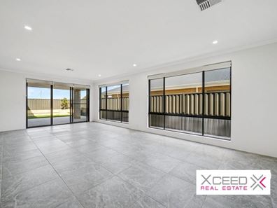 10 Tableland Road, Hilbert WA 6112