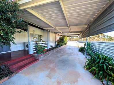 6 Massingham Street, Kellerberrin WA 6410