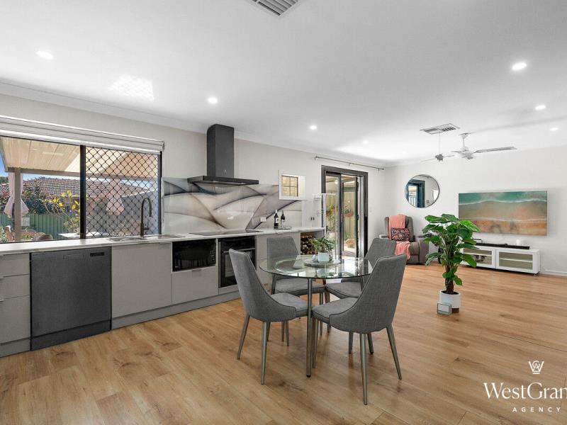 2/453 Riverton Drive, Riverton