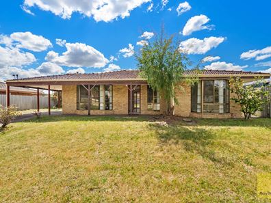 4 Walker Place, Gosnells WA 6110