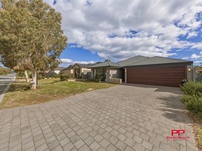 28 Retchford Way, Queens Park WA 6107