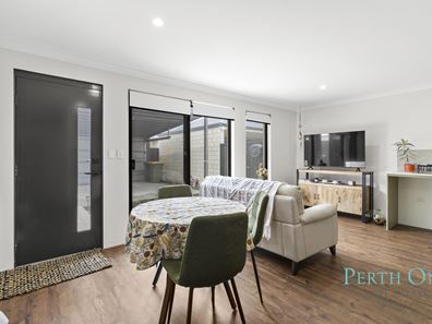 6 Coolwind Way, Treeby WA 6164