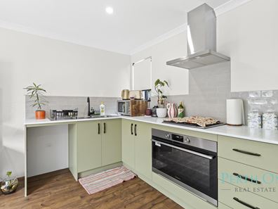 6 Coolwind Way, Treeby WA 6164
