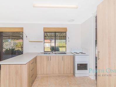 2 Lakemba Way, Waikiki WA 6169