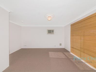 2 Lakemba Way, Waikiki WA 6169