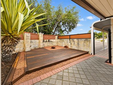 2 Parakeelya Road, Banksia Grove WA 6031