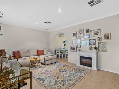 36A Cobham Way, Camillo WA 6111