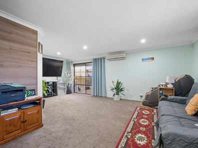 8 Majestic Court, Thornlie WA 6108