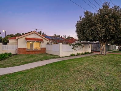 130 Clifton Crescent, Inglewood WA 6052