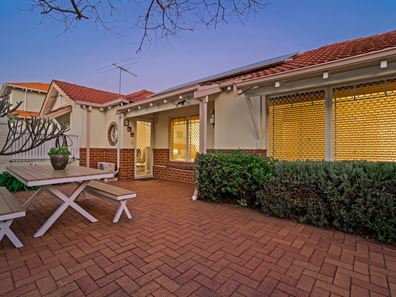 130 Clifton Crescent, Inglewood WA 6052