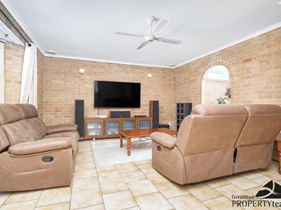 6 Pinyali Way, Waggrakine WA 6530