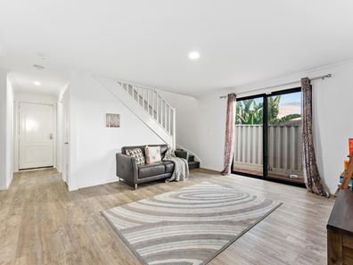 79A Barrington Street, Lake Coogee WA 6166