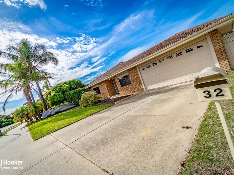 32 Woodbridge Drive, Cooloongup WA 6168