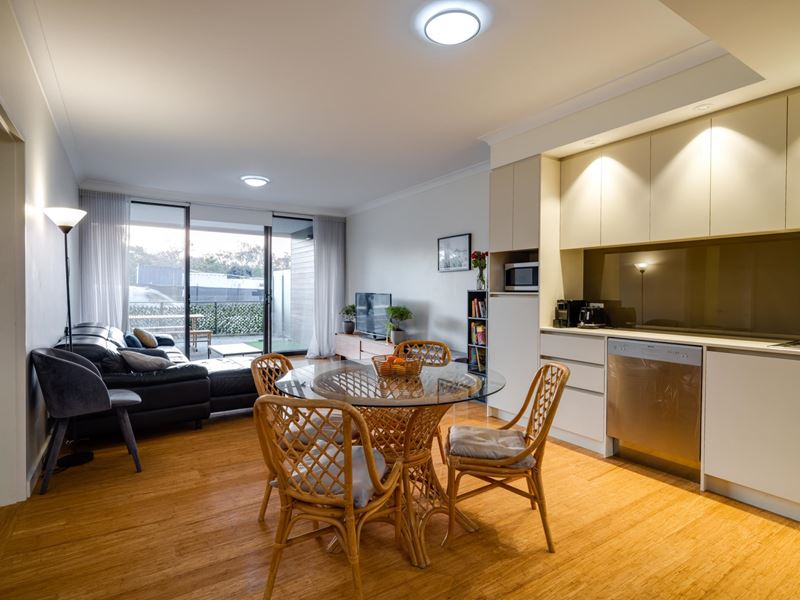 21/2 Burvill Drive, Floreat