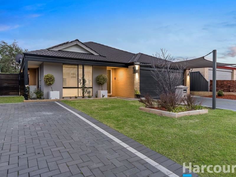 8 Jingana Road, Banksia Grove WA 6031